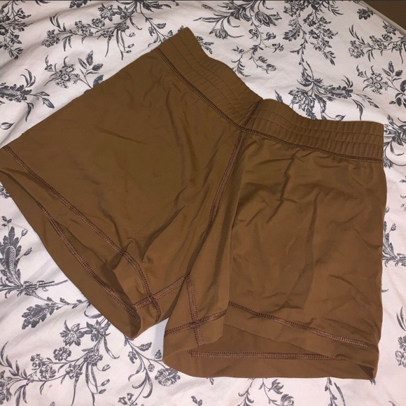 lululemon athletica Pants - Lululemon women’s shorts size 4